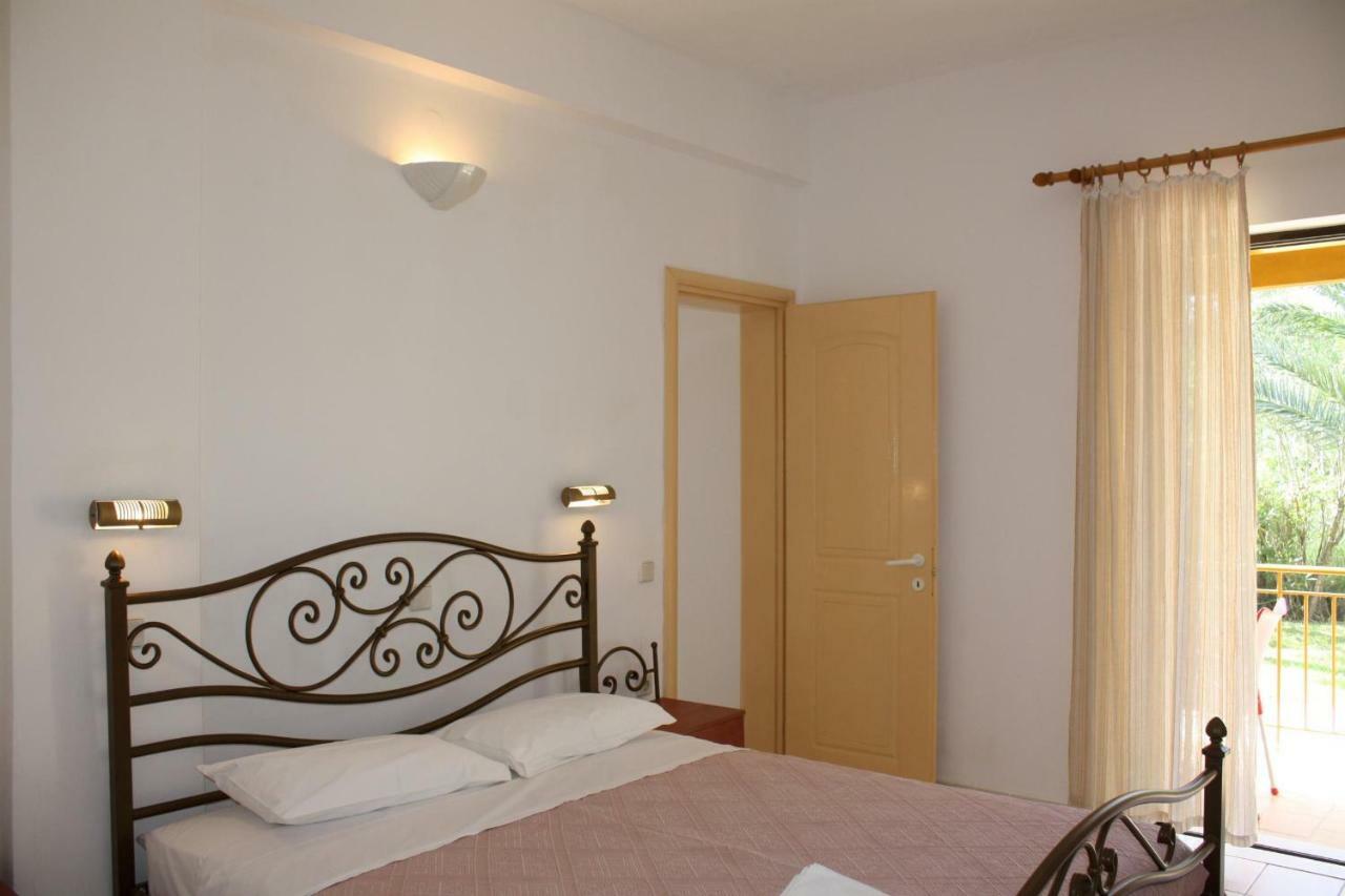 Irini-Appartement Kavos Bagian luar foto