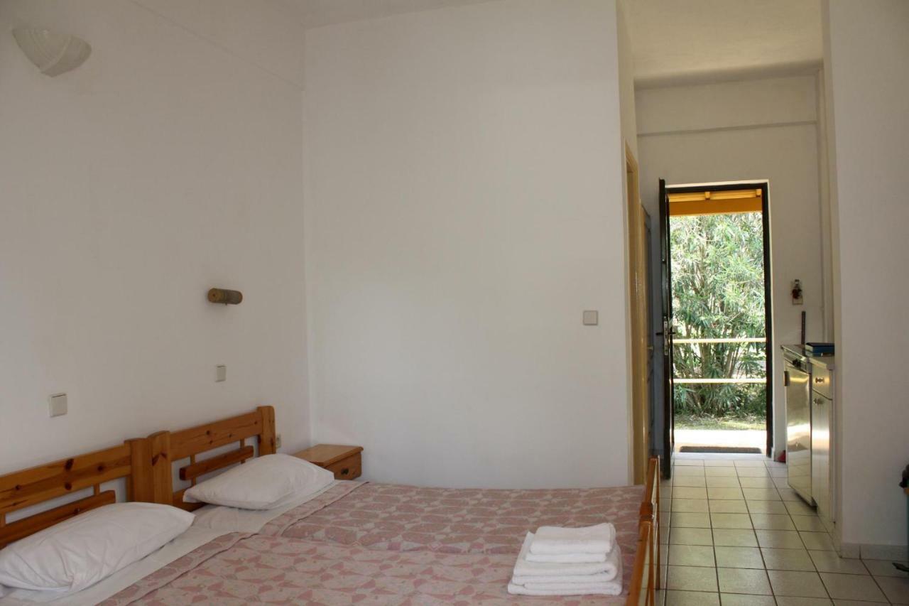 Irini-Appartement Kavos Bagian luar foto