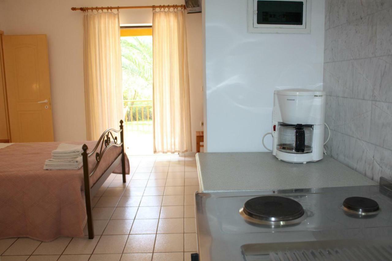 Irini-Appartement Kavos Bagian luar foto